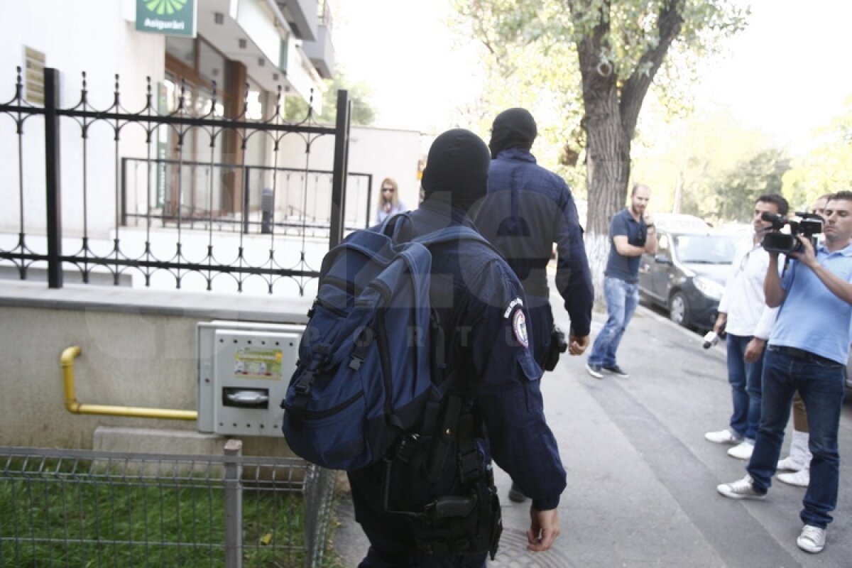 Vasile Avram scos cu CĂTUŞE la mîini din sediul DNA. Are ordonanţă pentru 24 de ore pentru luare de mită