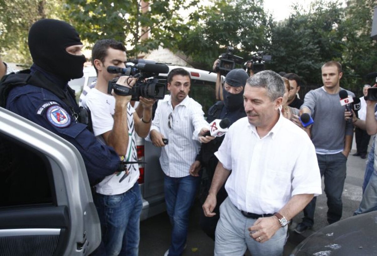 Vasile Avram e la Tribunalul Bucureşti! Se dezbate reţinerea lui pentru 29 de zile!