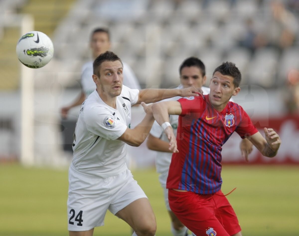Steaua n-a reuşit să cîştige în Regie » Sportul - Steaua 0-0