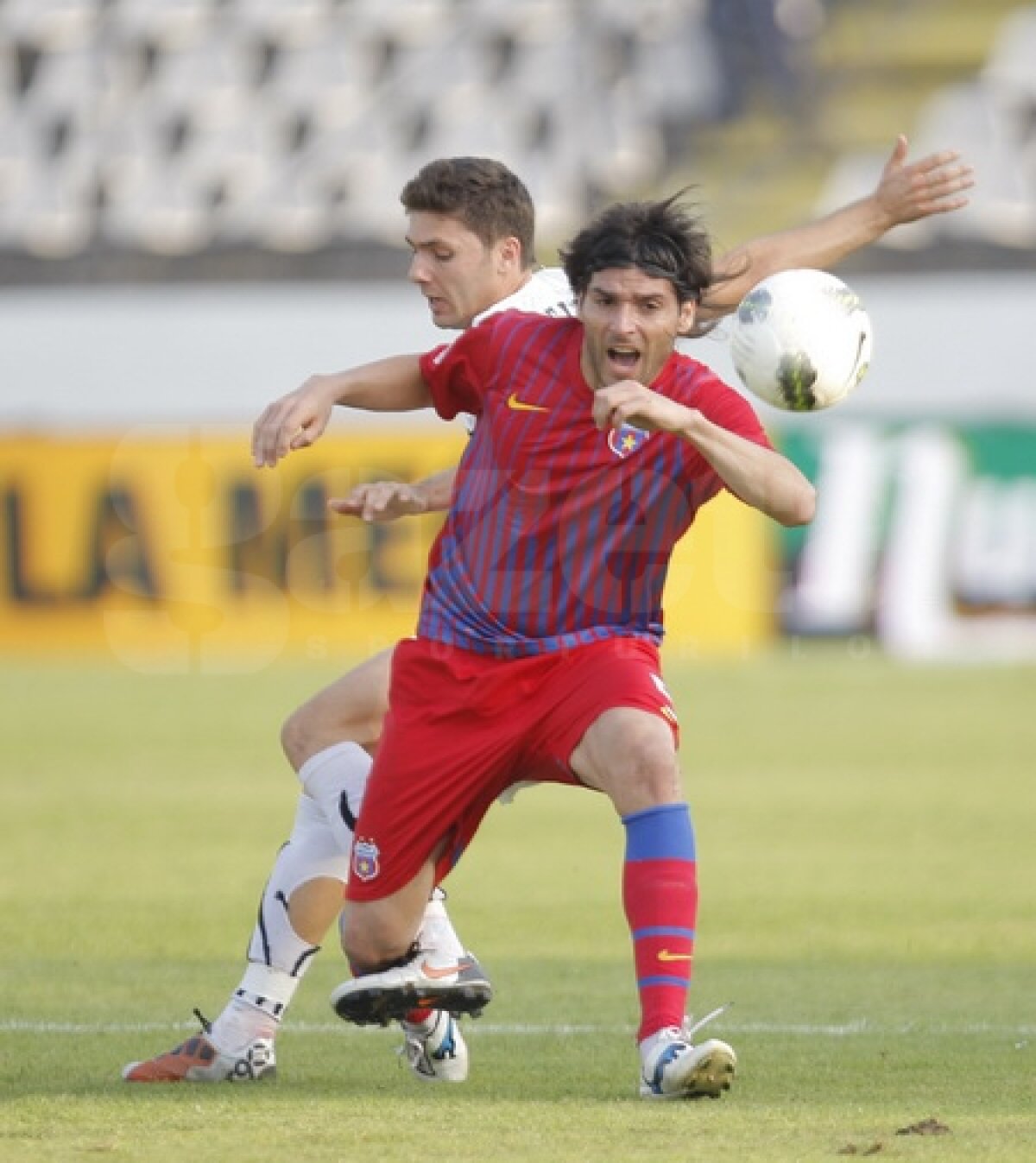 Steaua n-a reuşit să cîştige în Regie » Sportul - Steaua 0-0