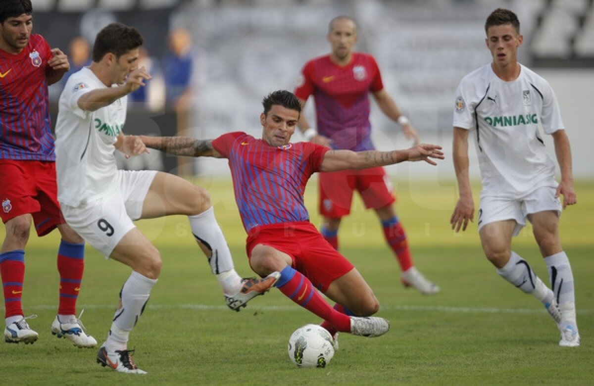 Steaua n-a reuşit să cîştige în Regie » Sportul - Steaua 0-0