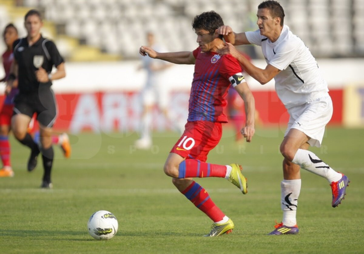 Steaua n-a reuşit să cîştige în Regie » Sportul - Steaua 0-0