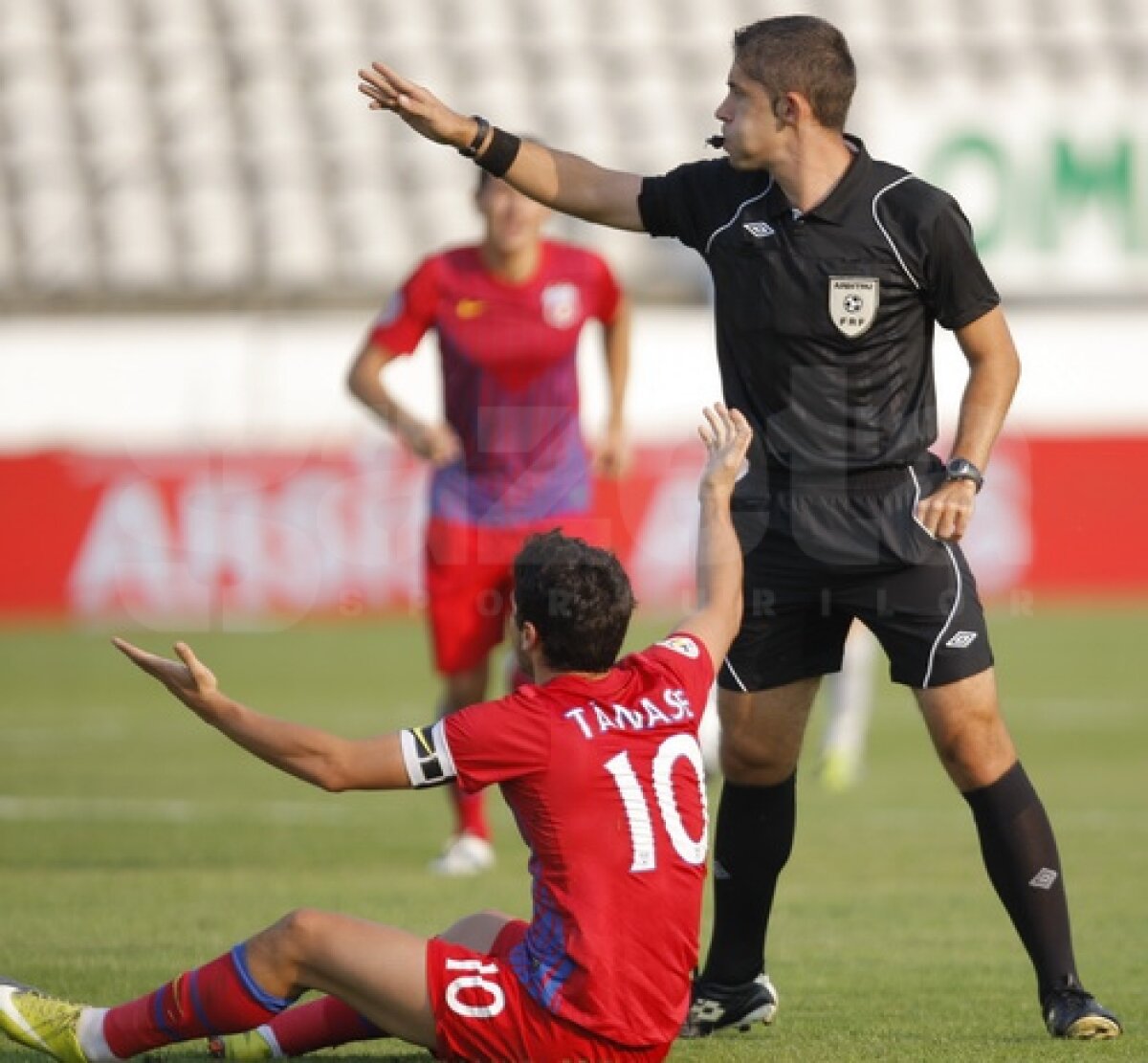 Steaua n-a reuşit să cîştige în Regie » Sportul - Steaua 0-0