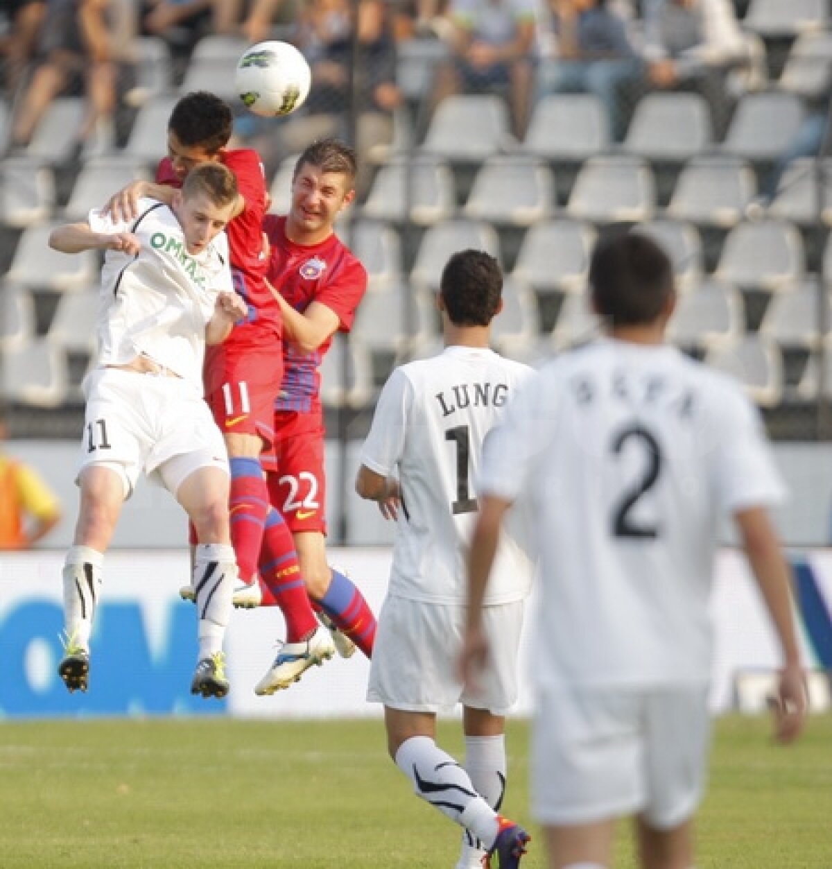Steaua n-a reuşit să cîştige în Regie » Sportul - Steaua 0-0