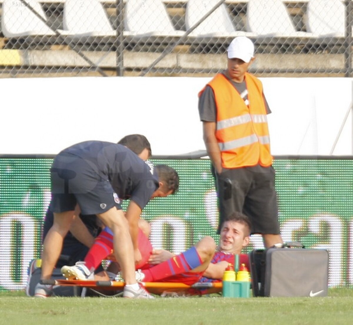 Steaua n-a reuşit să cîştige în Regie » Sportul - Steaua 0-0