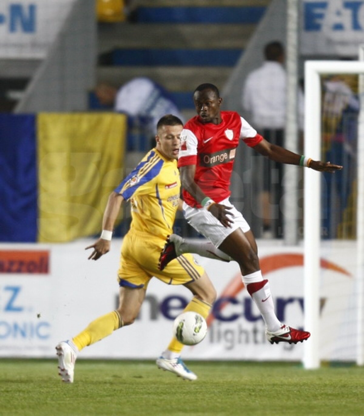 "Cîinii" au făcut spectacol la Ploieşti » Petrolul - Dinamo 1-5