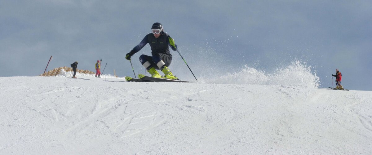 O nouă tragedie din cauza neglijenţei autorităţilor » Triplu campion naţional la schi, Janos Szabo, ucis de tren!