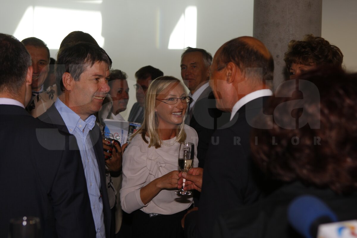 FOTO// S-au mutat în casă nouă » Traian Băsescu şi Jacques Rogge au inaugurat noul sediu al COSR şi Muzeul Olimpic