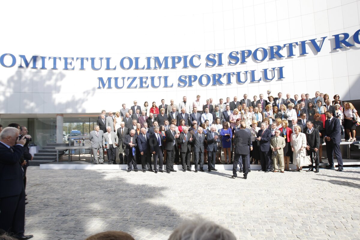 FOTO// S-au mutat în casă nouă » Traian Băsescu şi Jacques Rogge au inaugurat noul sediu al COSR şi Muzeul Olimpic