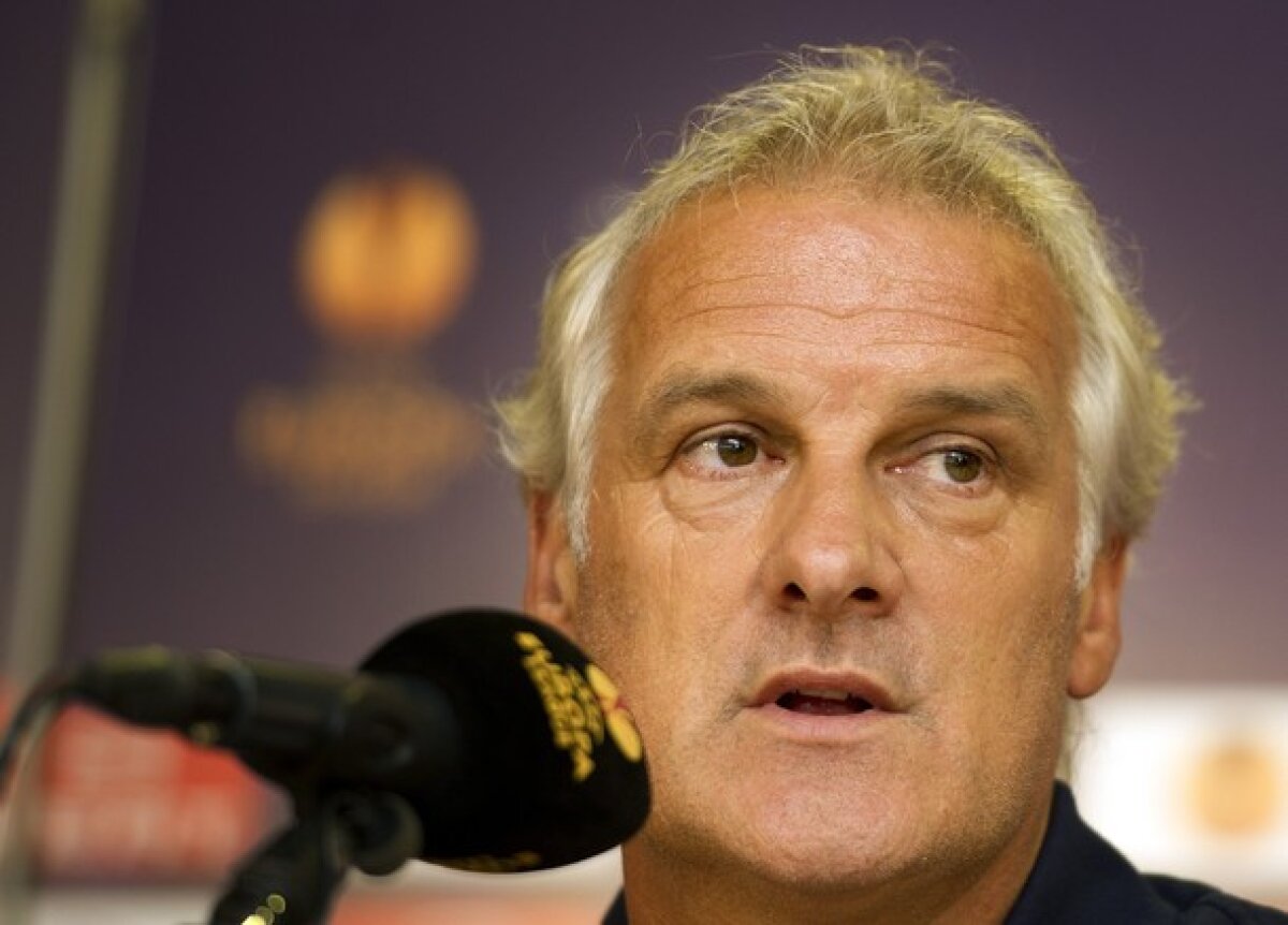 FOTO Avionul lui PSV a sosit la Bucureşti cu o întîrziere de 20 de minute