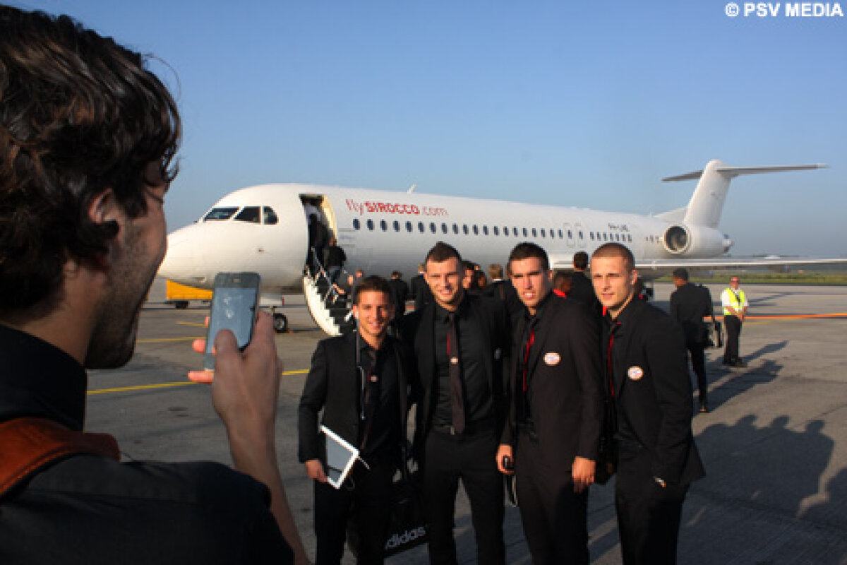 FOTO Avionul lui PSV a sosit la Bucureşti cu o întîrziere de 20 de minute