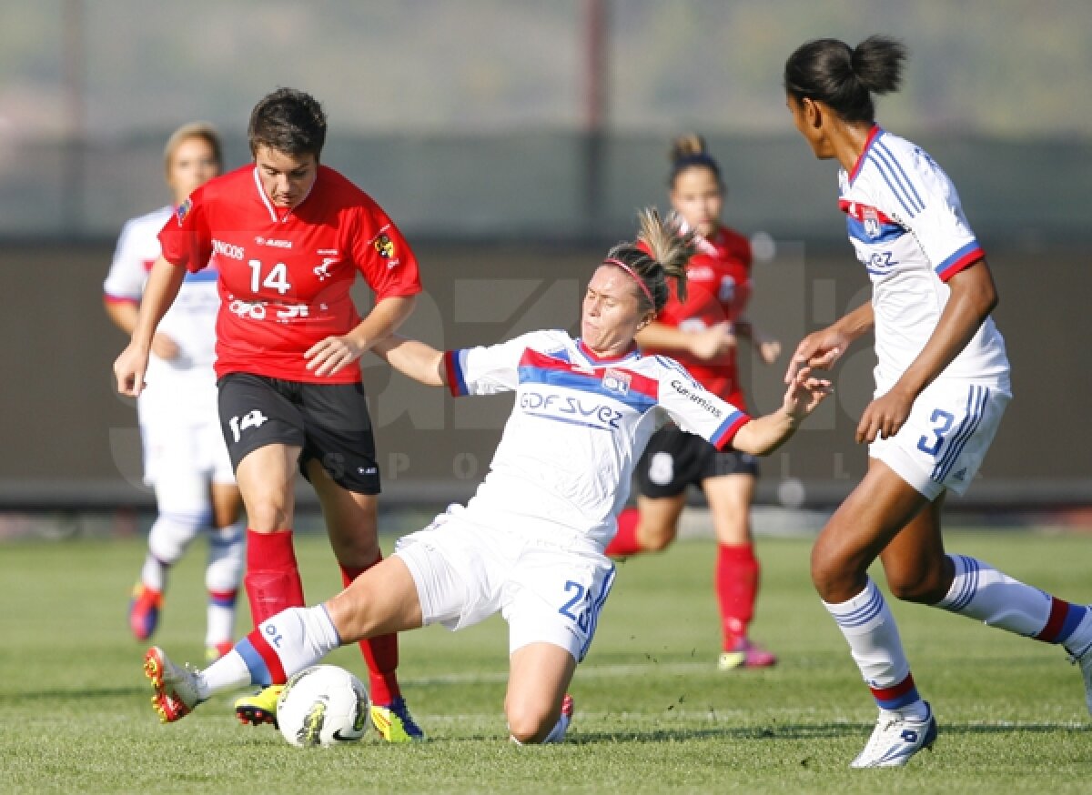 FOTO » Fotbalul e şi pentru fete! Campioana Europei la feminin, Olympique Lyon, a făcut spectacol cu Olimpia Cluj