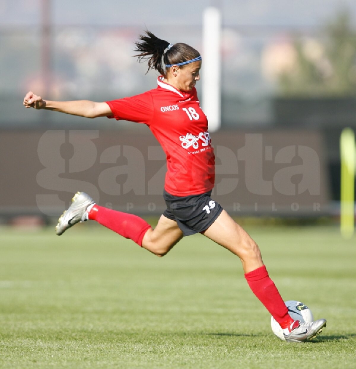 FOTO » Fotbalul e şi pentru fete! Campioana Europei la feminin, Olympique Lyon, a făcut spectacol cu Olimpia Cluj