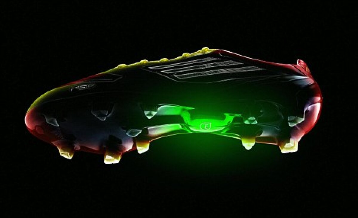 Superghete cu creier electronic pentru Messi! » "Acest model va REVOLUŢIONA industria fotbalului"