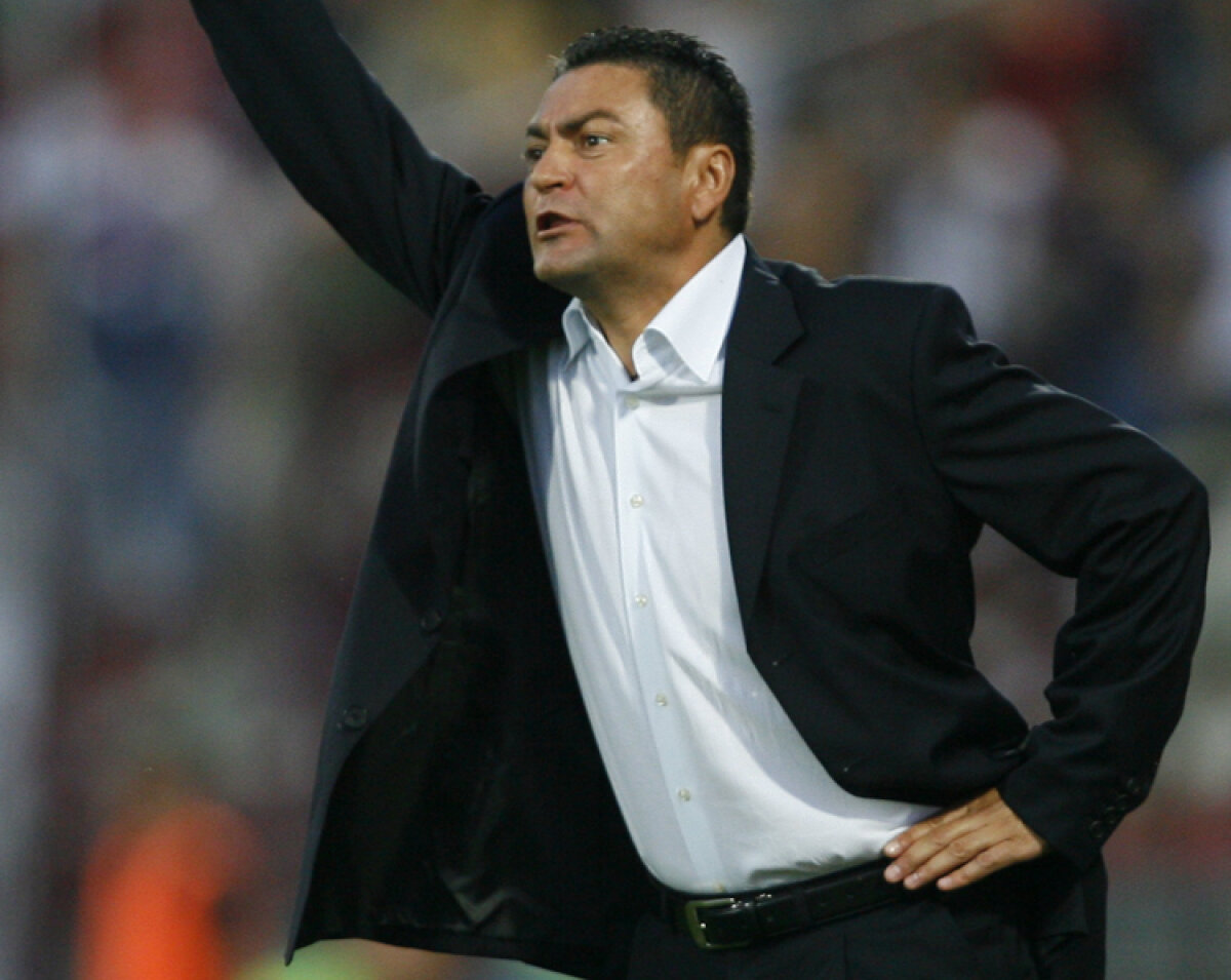 VIDEO Ilie Stan instalat oficial la Steaua. Vezi cine îl va ajuta s-o antreneze!