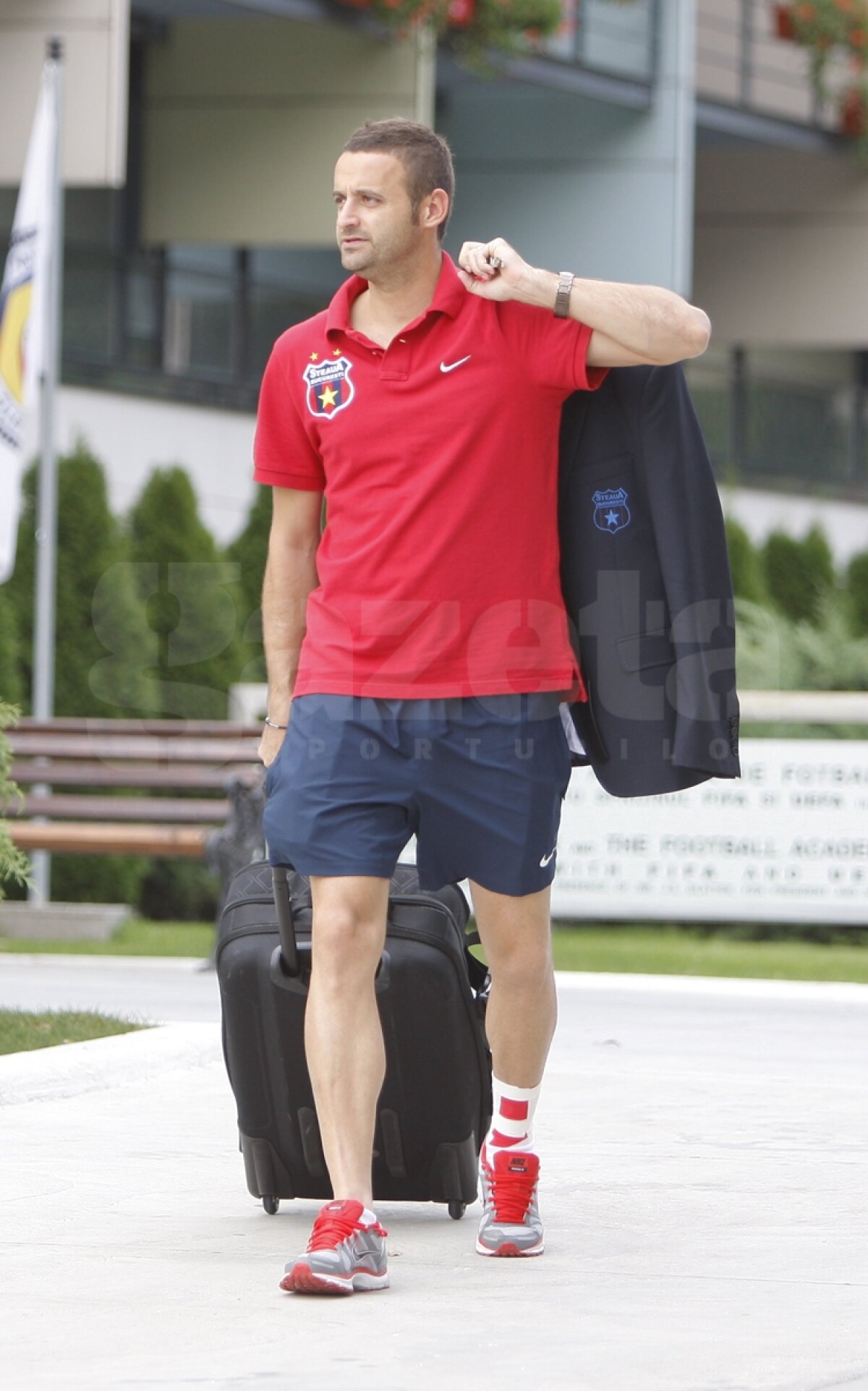 VIDEO Ilie Stan instalat oficial la Steaua. Vezi cine îl va ajuta s-o antreneze!