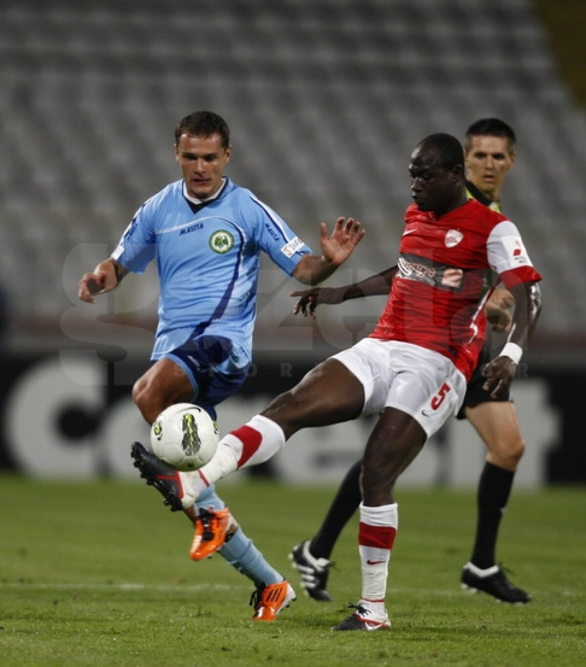 Dănciulescu şi Bakaj au adus o nouă victorie pentru "cîini", 2-0 cu Chiajna » La 11 puncte de Steaua