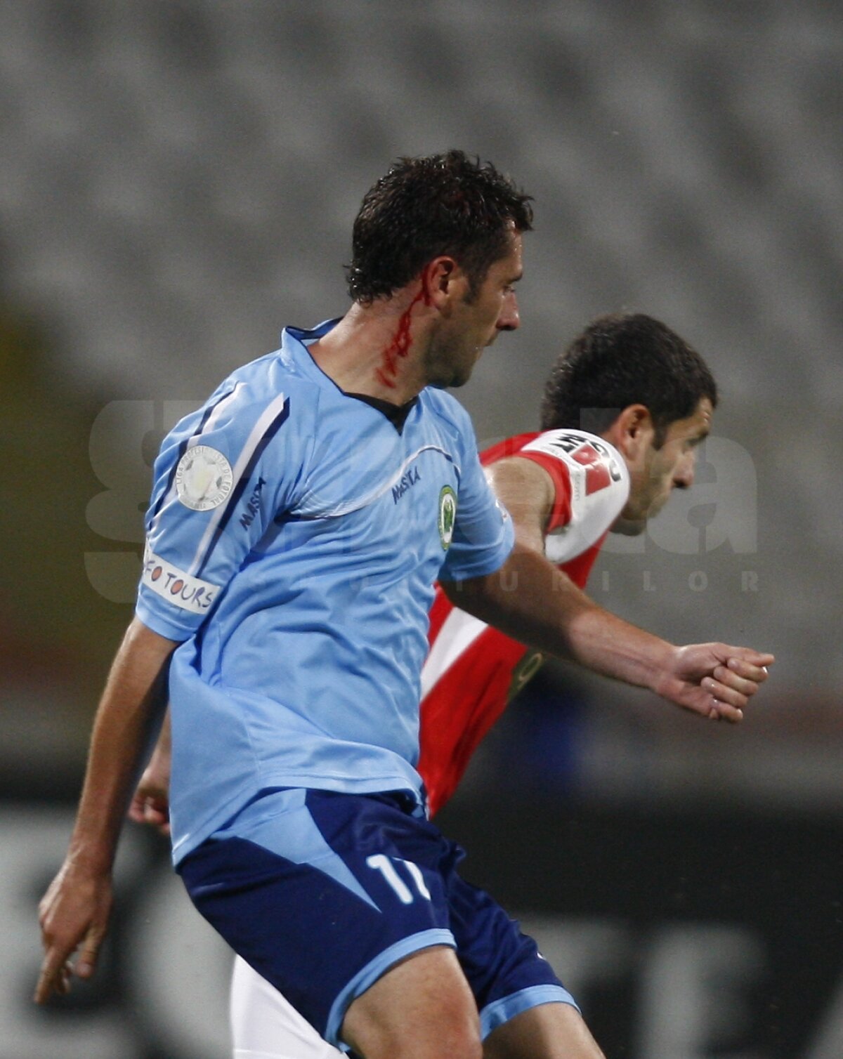 FOTO Fără fani în tribune, Dinamo şi-a consolidat poziţia de lider, după 2-0 cu Chiajna » Marş în tăcere