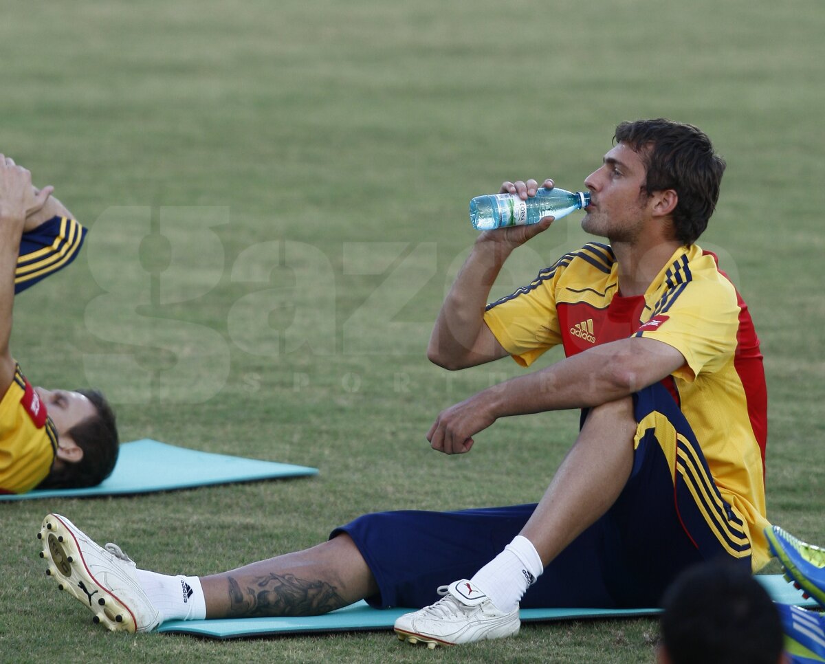 FOTO / Adrian Mutu a părăsit antrenamentul naţionalei după 30 de minute!