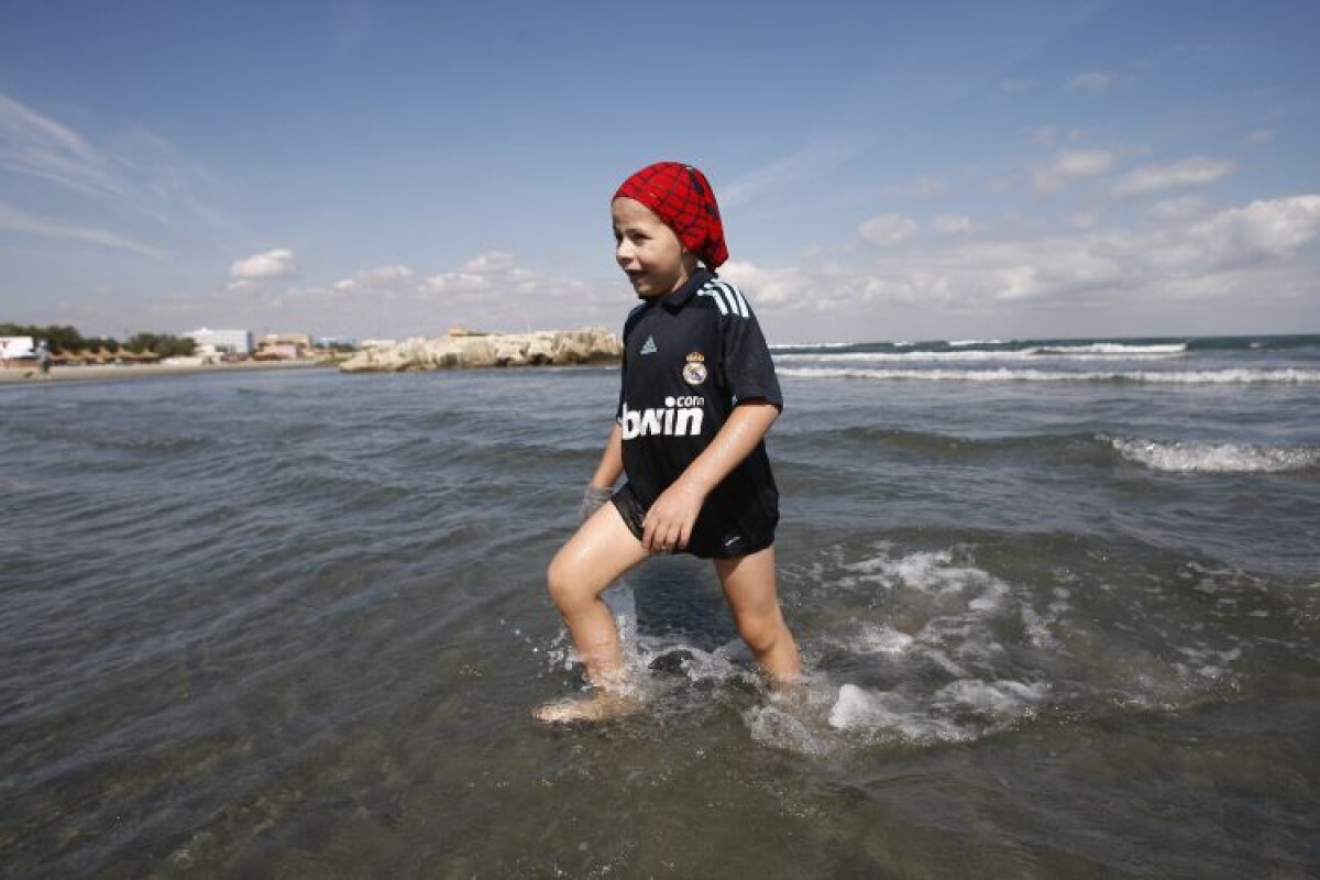 Reportaj cu un supererou » Denis Paşcovici, copilul care a învins cancerul şi i-a lăsat mască pe medici