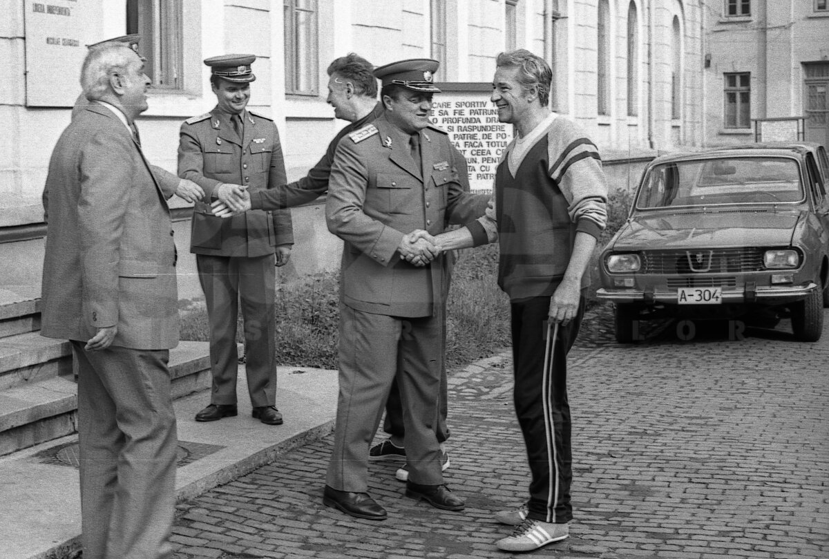 INTERVIU-EVENIMENT » Nemuritorul Nicolaescu: "Cei mai mulţi sportivi de azi mimează munca"