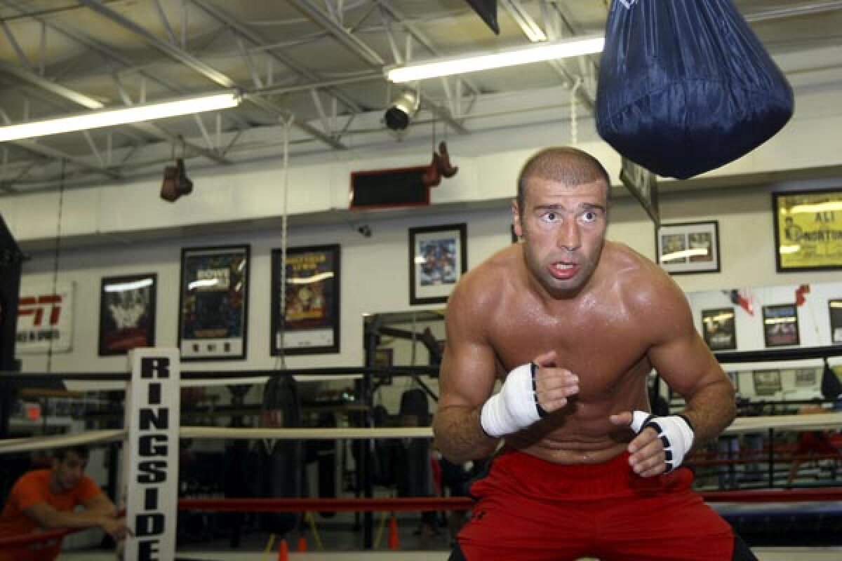 FOTO şi VIDEO/Bute, pregătit pentru Johnson » Mesajul românului pentru adversari: ”Sînt aici pentru toţi”