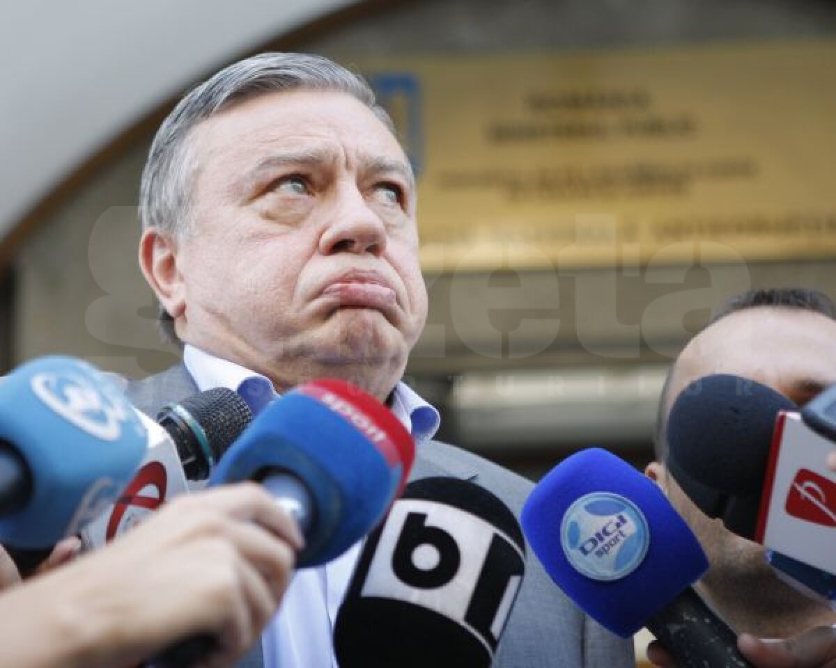 GALERIE FOTO Mircea Sandu a ieşit de la DNA: "La finala Cupei, Vasile Avram m-a întrebat dacă delegarea e corectă"