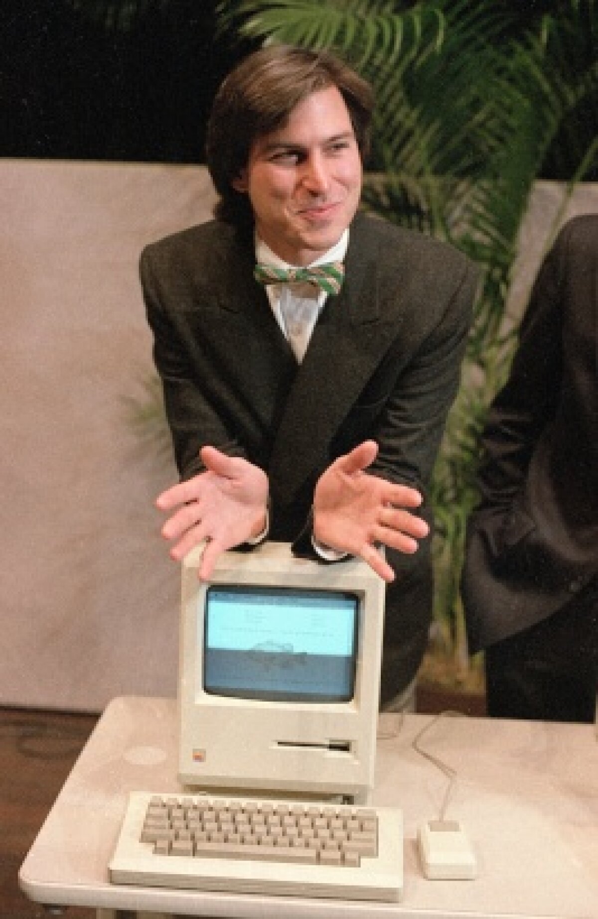 Apple anunţă că Steve Jobs a murit! Bill Gates şi-a luat adio de la "colegul, competitorul şi prietenul" său de o viaţă