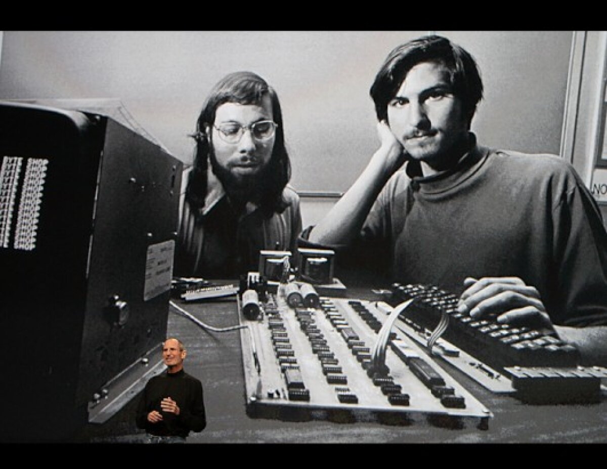Apple anunţă că Steve Jobs a murit! Bill Gates şi-a luat adio de la "colegul, competitorul şi prietenul" său de o viaţă