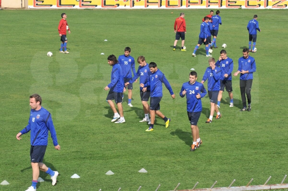 FOTO Steliştii trag tare la antrenamentele lui Ilie Stan » Hai, băieţii, mai cu viaţă :D