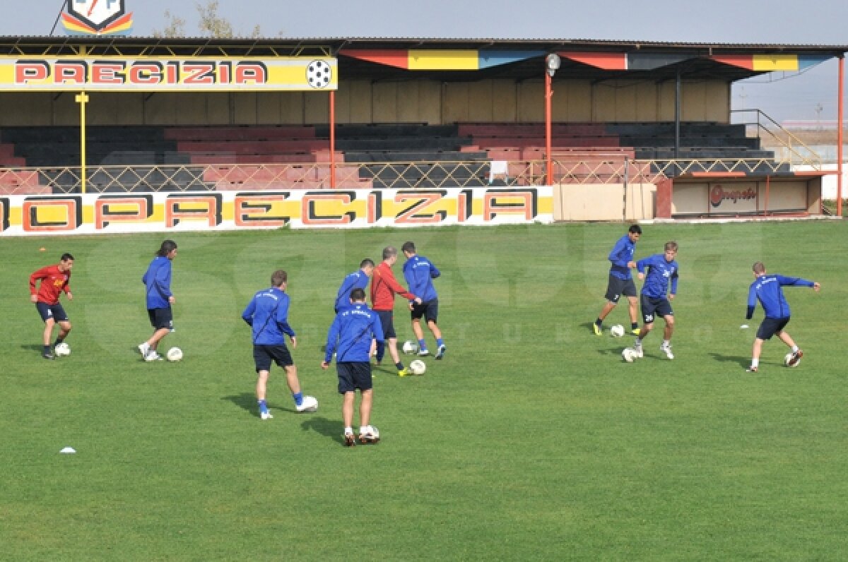 FOTO Steliştii trag tare la antrenamentele lui Ilie Stan » Hai, băieţii, mai cu viaţă :D