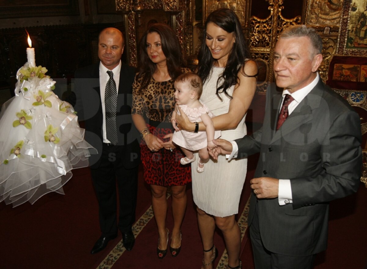 Un neamţ a scris o carte despre scheletele din dulapul fotbalului românesc