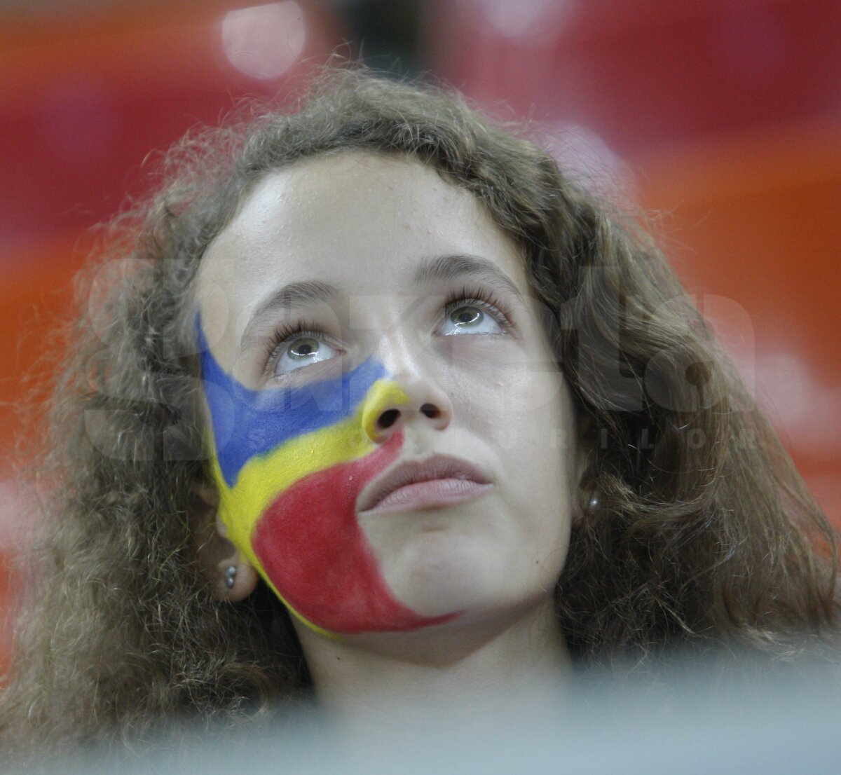 “Tricolorii” au fost susţinuţi aseară de 30.000 de fani de toate vîrstele » Dragoste necondiţionată