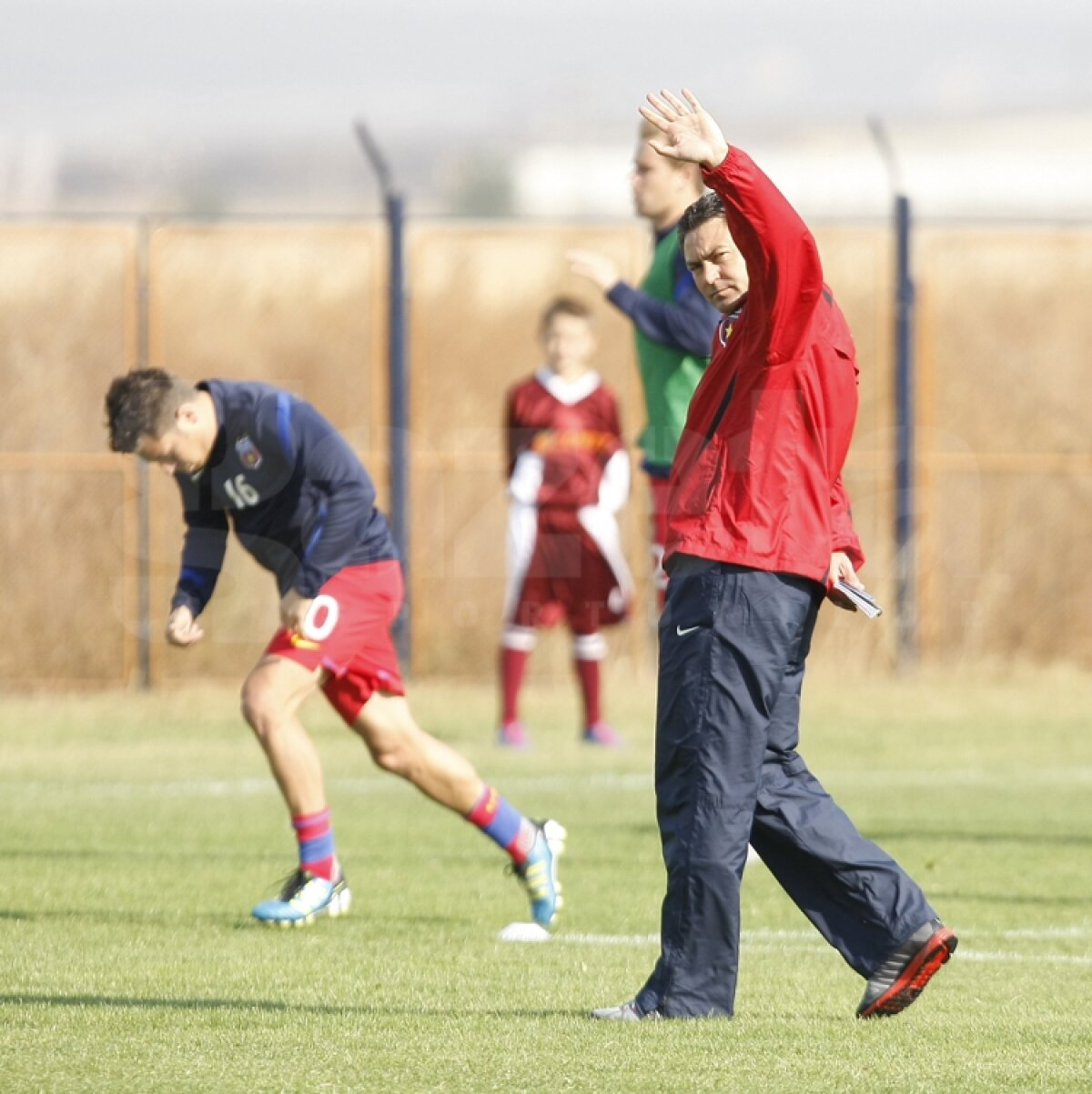 FOTO Steaua a învins Sportul cu 4-1 într-un amical disputat la Ploieşti