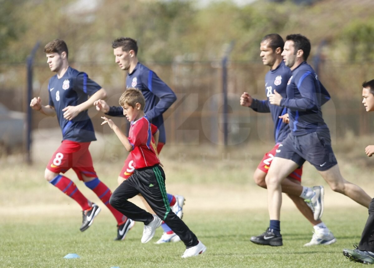 FOTO Steaua a învins Sportul cu 4-1 într-un amical disputat la Ploieşti