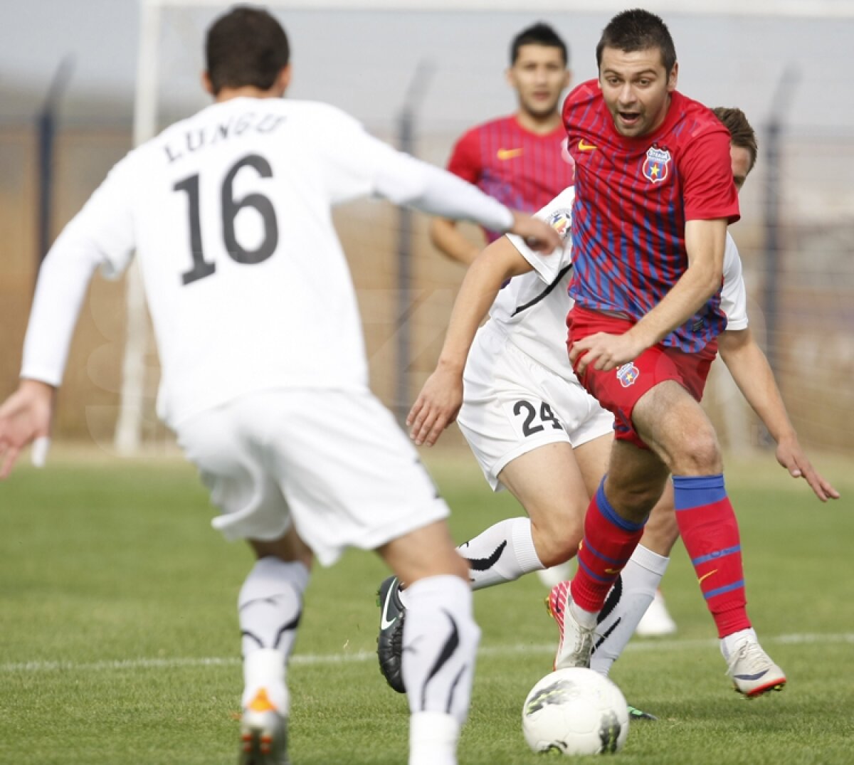 FOTO Steaua a învins Sportul cu 4-1 într-un amical disputat la Ploieşti