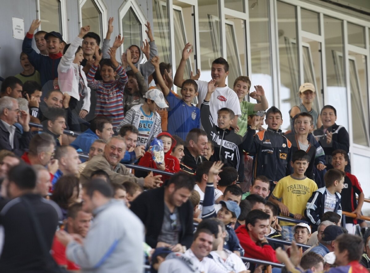 FOTO Steaua a învins Sportul cu 4-1 într-un amical disputat la Ploieşti