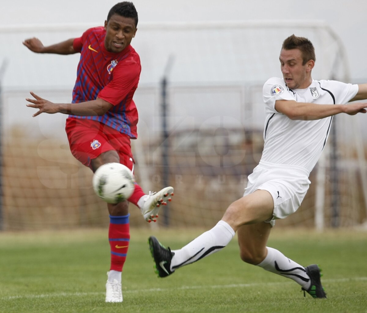FOTO Steaua a învins Sportul cu 4-1 într-un amical disputat la Ploieşti