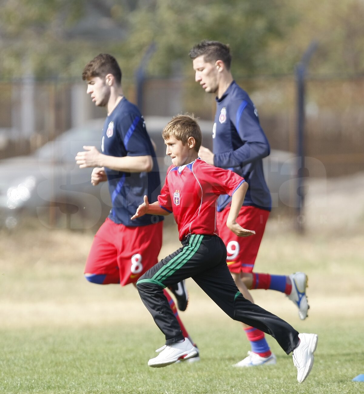 FOTO Steliştii s-au antrenat alături de copii la amicalul de ieri, cu Sportul