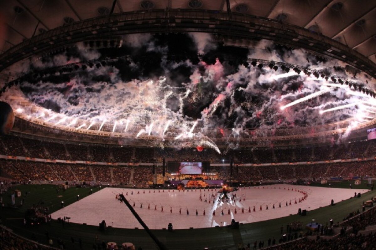 GALERIE FOTO Waka-Waka la redeschiderea stadionului care va găzdui finala Euro 2012