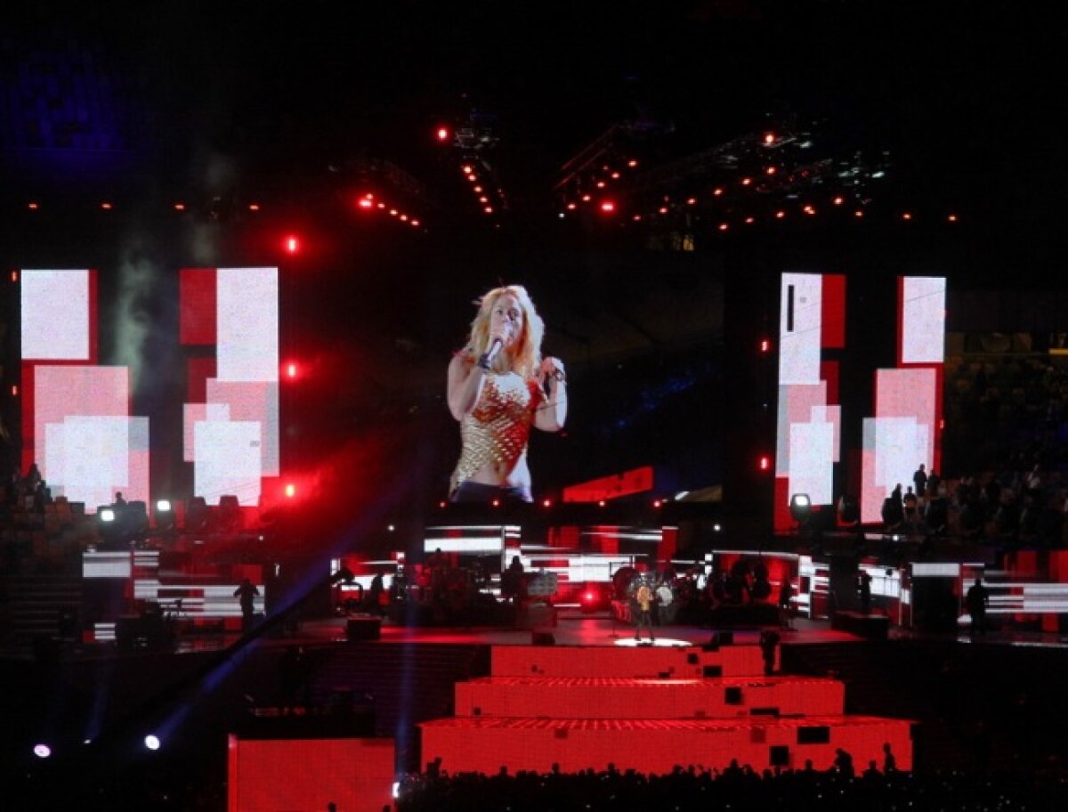 GALERIE FOTO Waka-Waka la redeschiderea stadionului care va găzdui finala Euro 2012