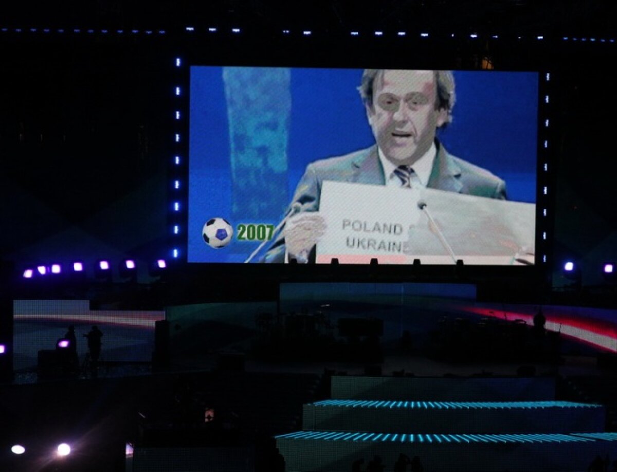 GALERIE FOTO Waka-Waka la redeschiderea stadionului care va găzdui finala Euro 2012