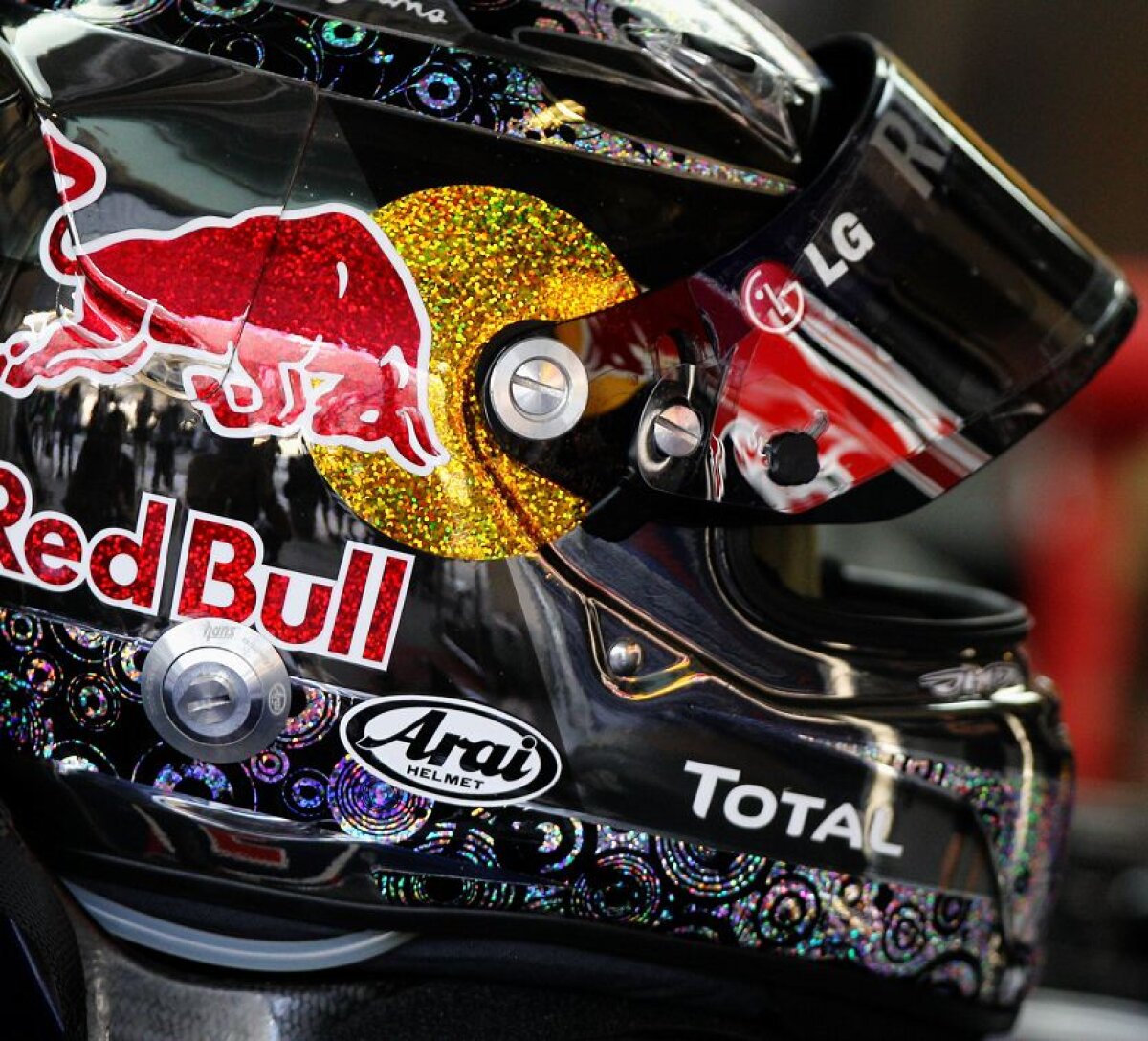 FOTO Ce pasiune ciudată are Vettel! Campionul F1 foloseşte cîte o cască diferită la fiecare cursă
