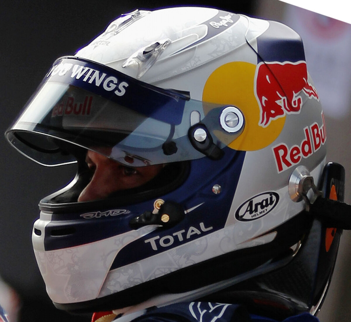 FOTO Ce pasiune ciudată are Vettel! Campionul F1 foloseşte cîte o cască diferită la fiecare cursă