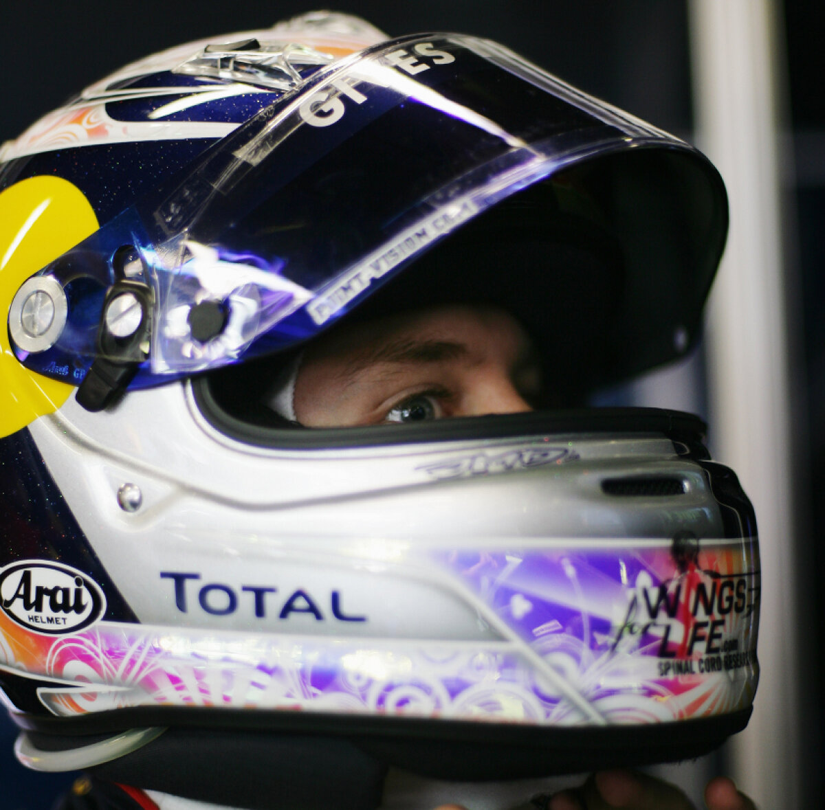 FOTO Ce pasiune ciudată are Vettel! Campionul F1 foloseşte cîte o cască diferită la fiecare cursă
