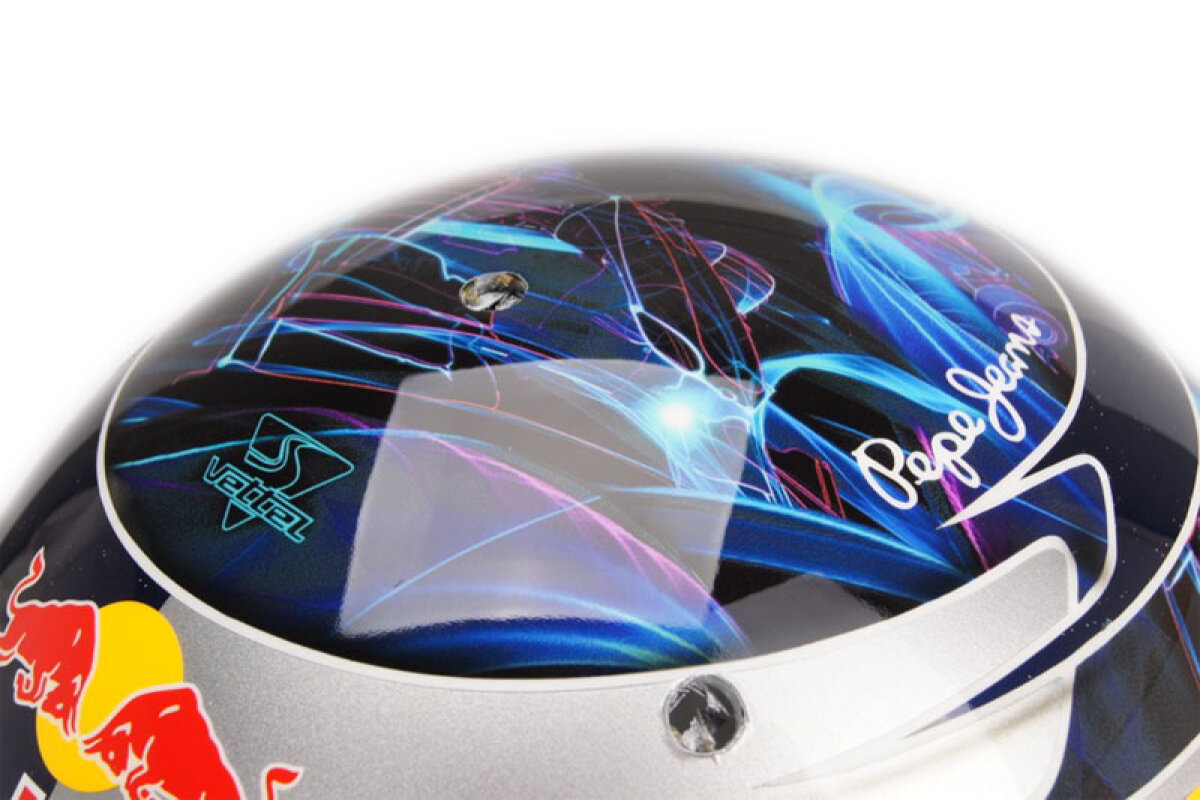 FOTO Ce pasiune ciudată are Vettel! Campionul F1 foloseşte cîte o cască diferită la fiecare cursă