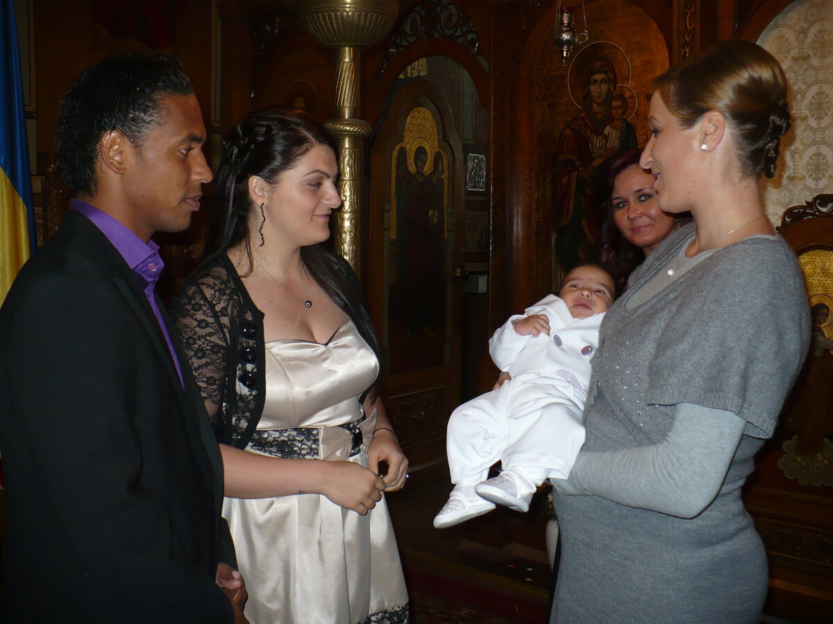 FOTO Brazilianul Eric şi-a botezat azi fiul, Deric!