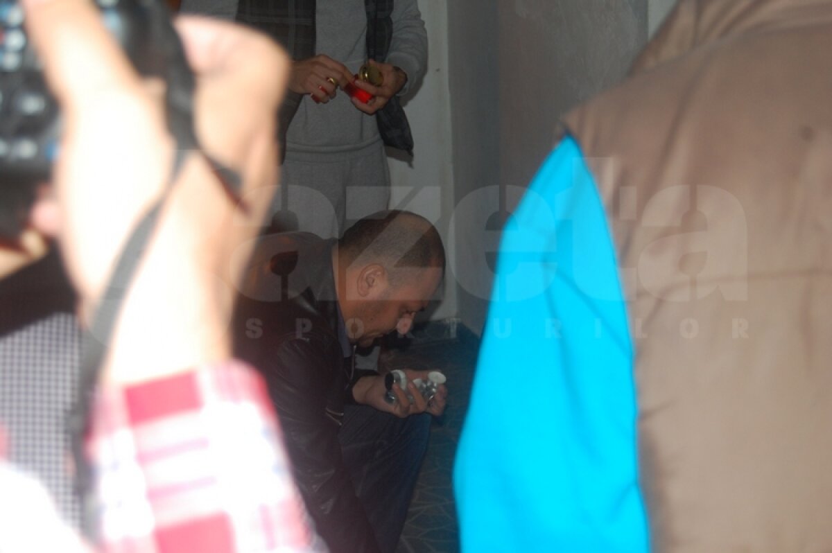 UPDATE » FOTO » Colegii baschetbalistului decedat s-au strîns la sala de antrenament din Giurgiu