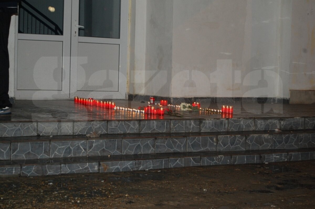 UPDATE » FOTO » Colegii baschetbalistului decedat s-au strîns la sala de antrenament din Giurgiu