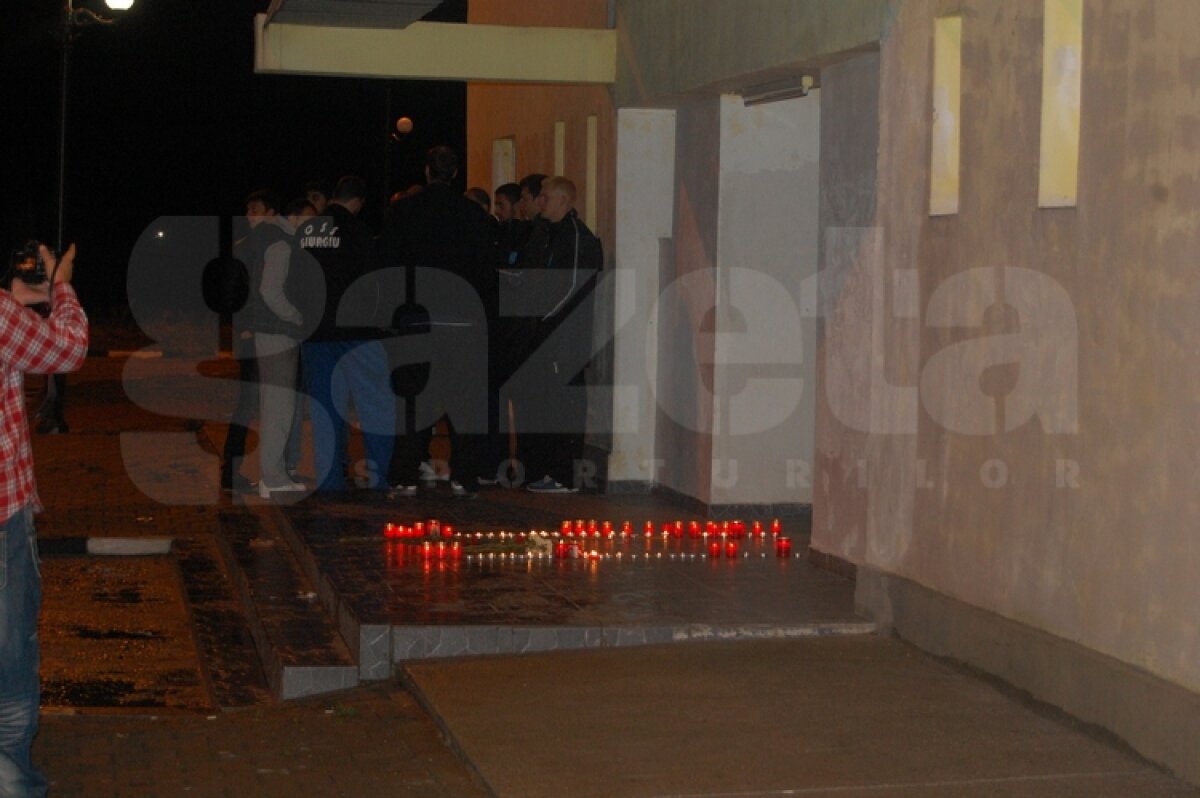 UPDATE » FOTO » Colegii baschetbalistului decedat s-au strîns la sala de antrenament din Giurgiu